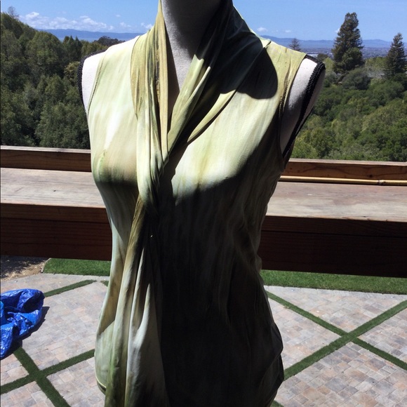 Top - Picture 2 of 5